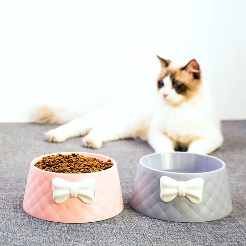 Cute Pet Feeders Bowknot Diamond Pattern Leakproof Bowl – Mealtime in Style!